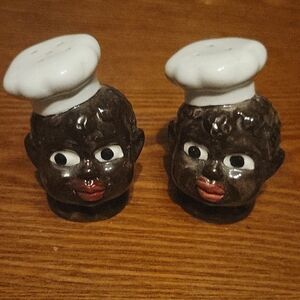 Black americana salt&pepper shakers